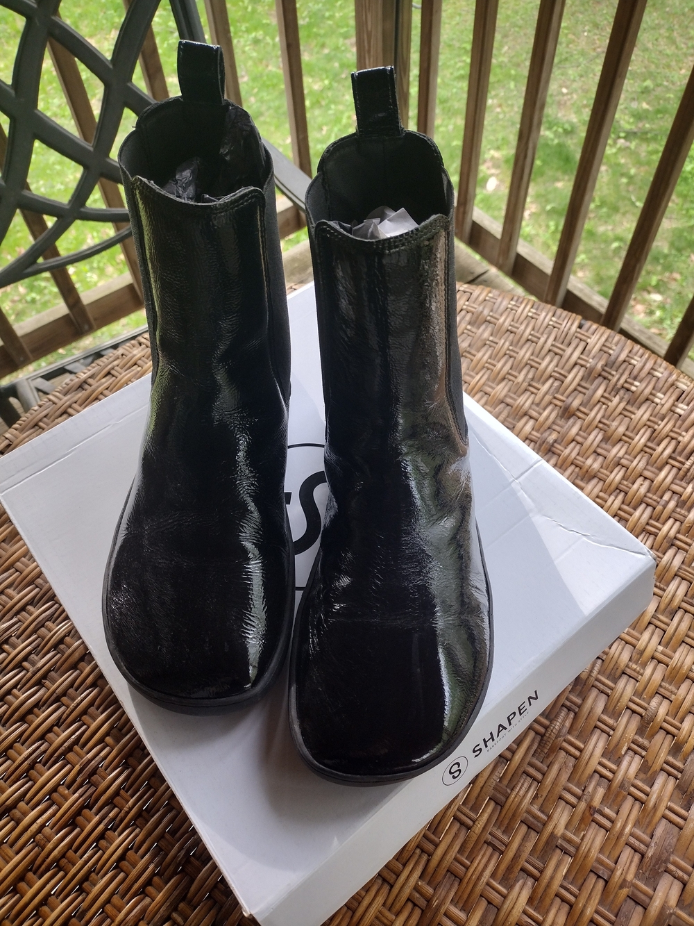 Black Patent Chelsea Womens Boots - Picture 5 of 10
